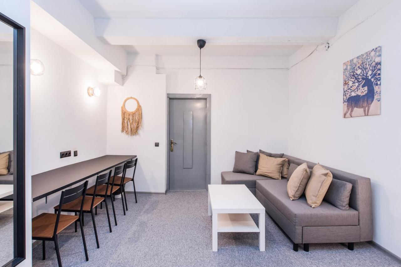 Albergue The House Black